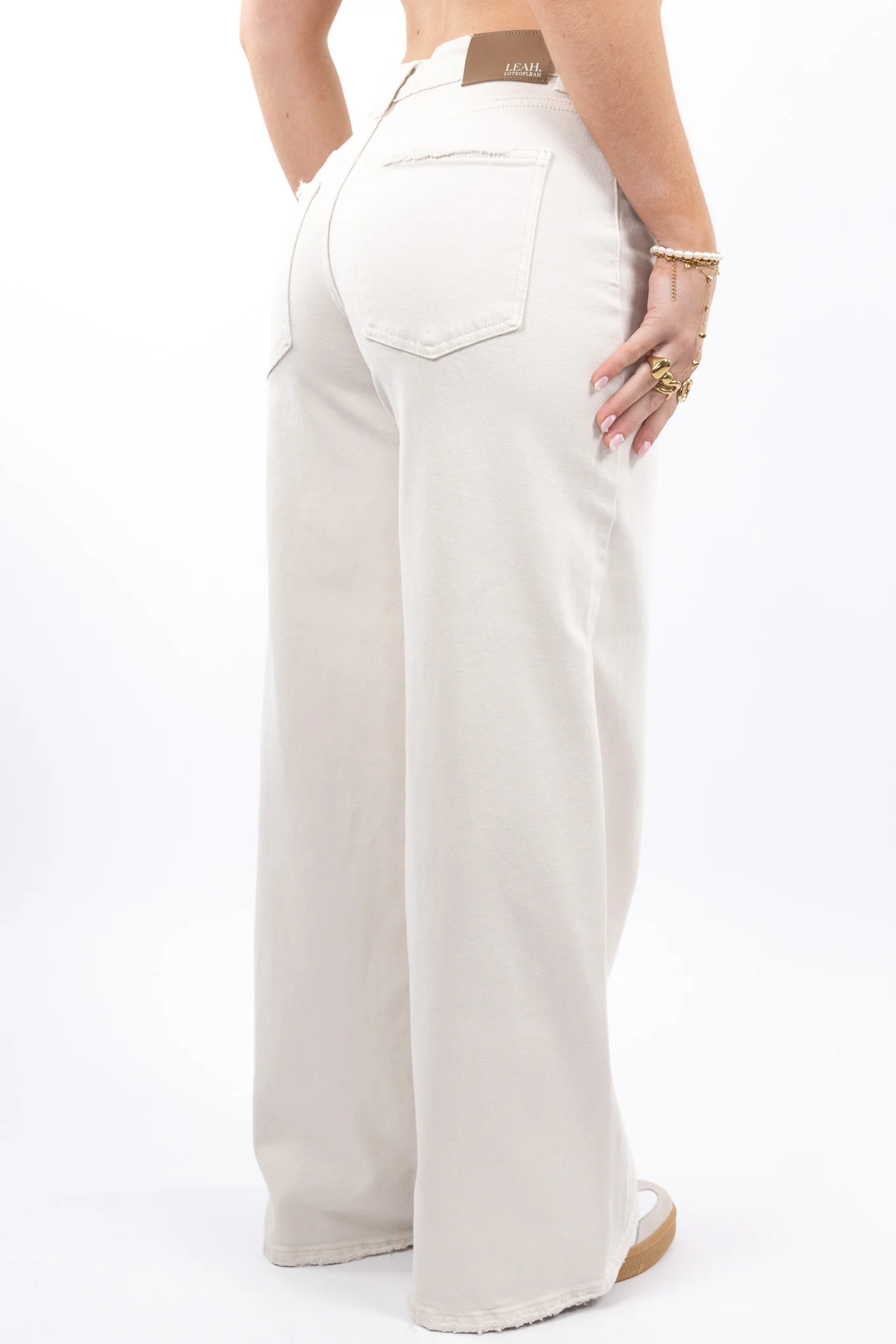 Baggy Fit Wide Leg Jeans - Image 13