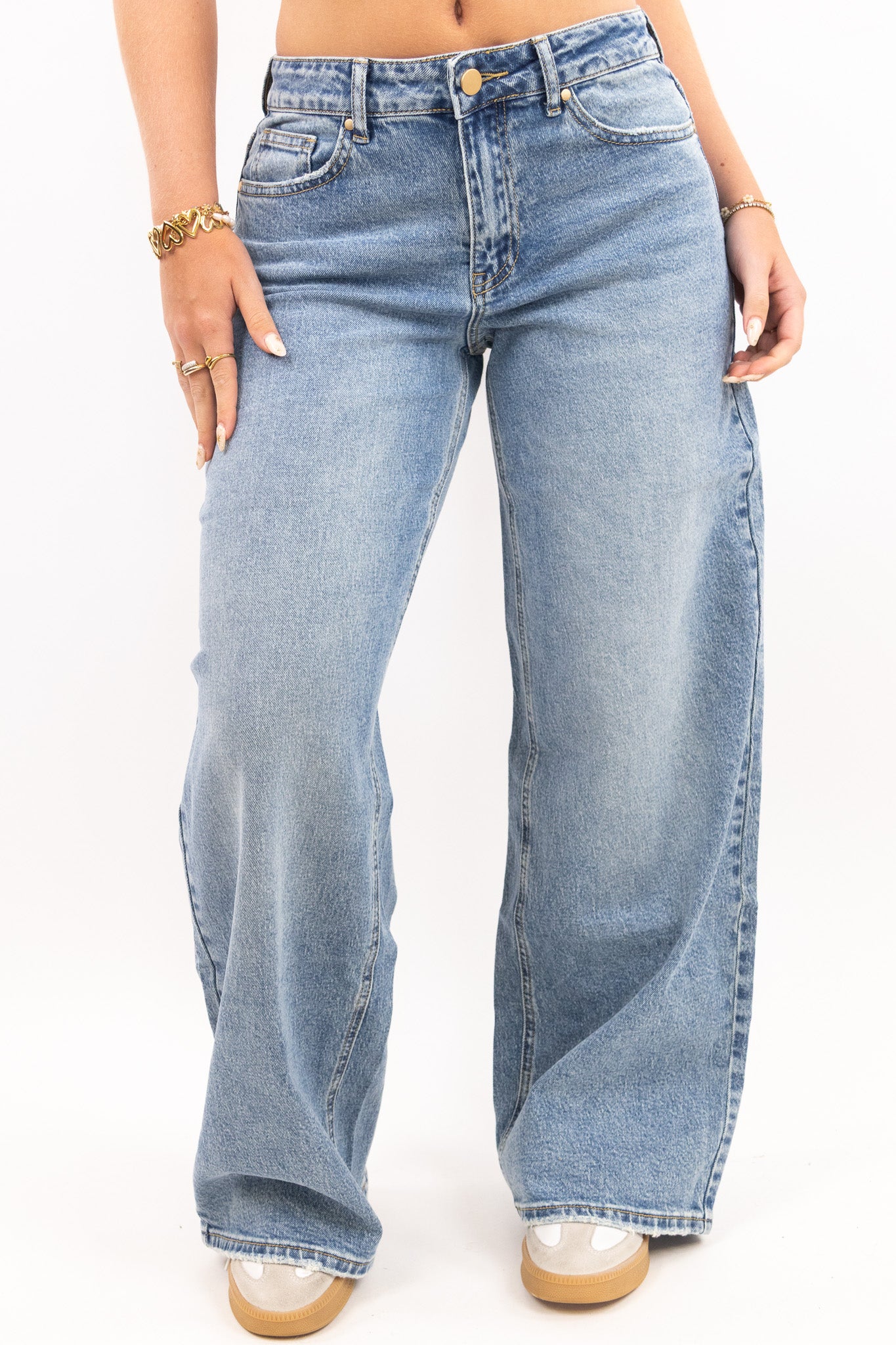 Baggy Fit Wide Leg Jeans - Image 30