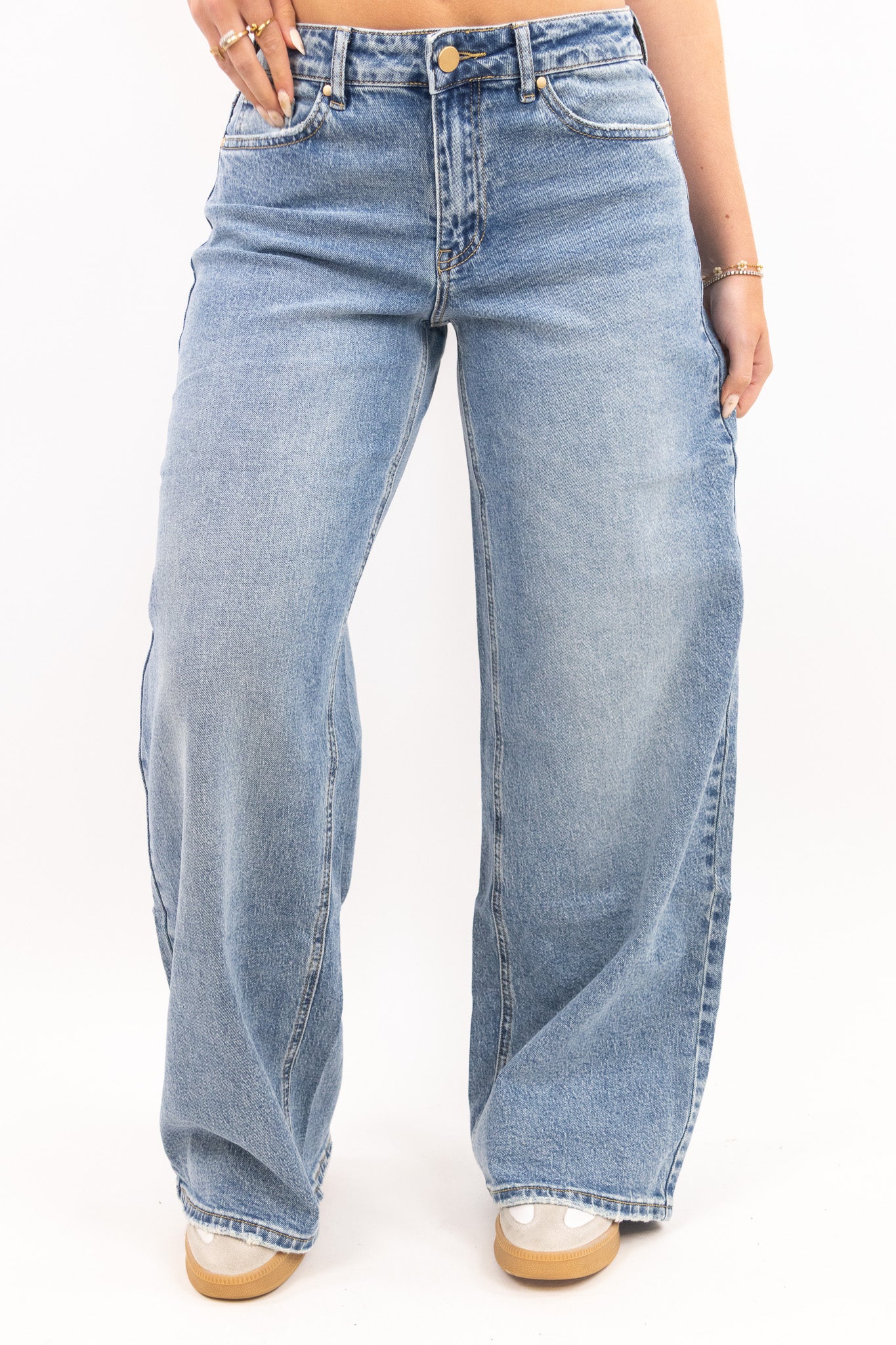 Baggy Fit Wide Leg Jeans - Image 31