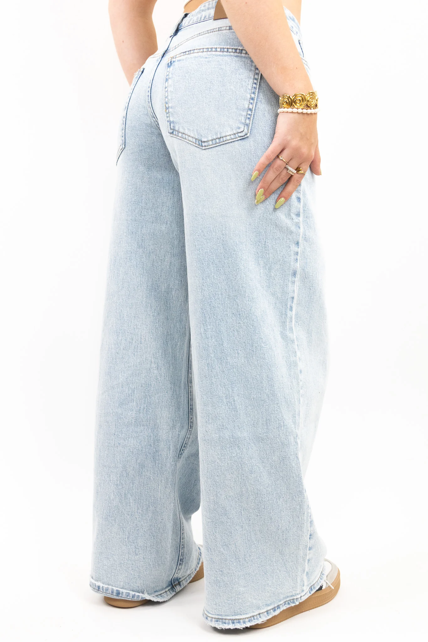 Baggy Fit Wide Leg Jeans - Image 4