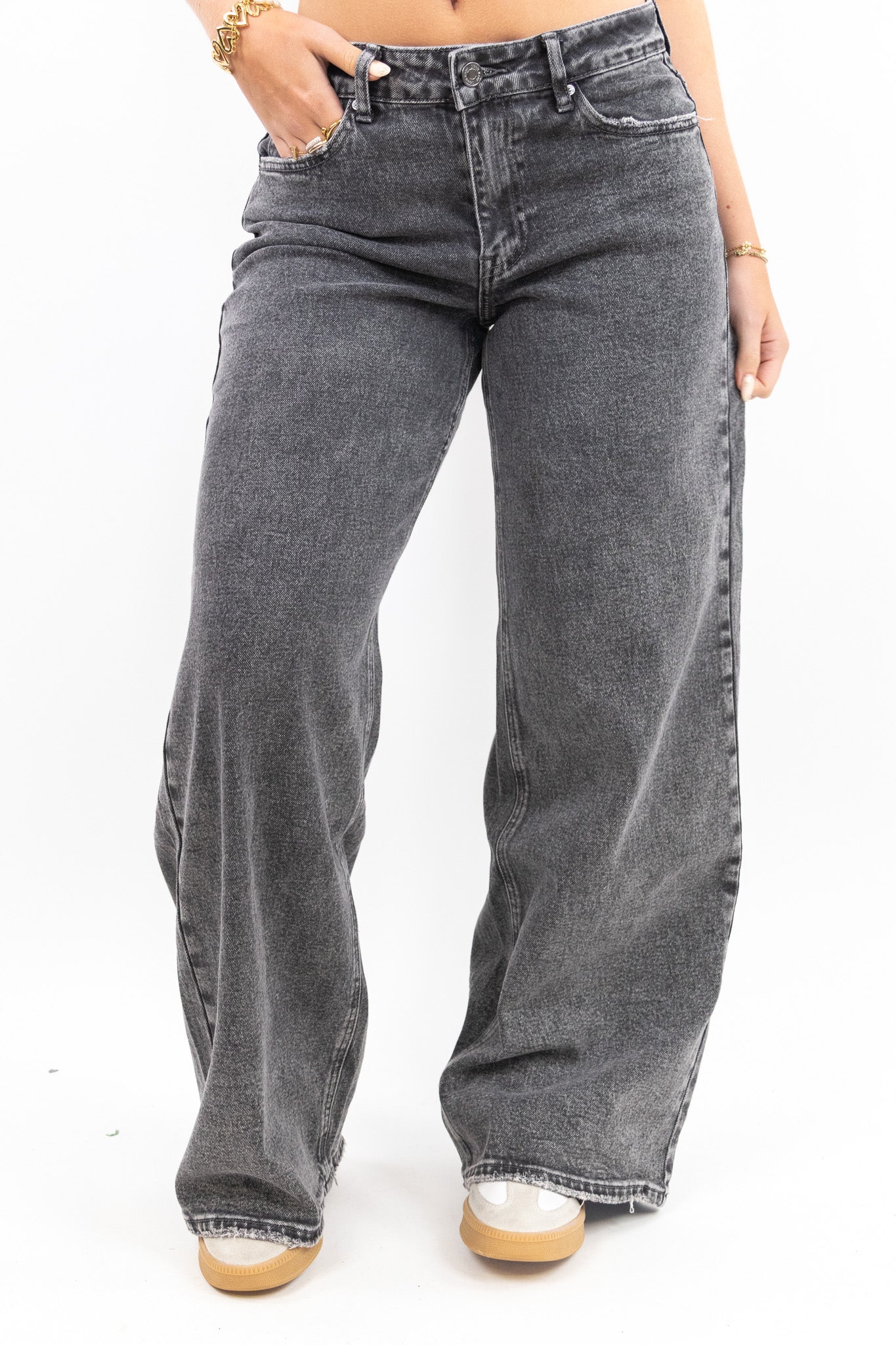 Baggy Fit Wide Leg Jeans - Image 45