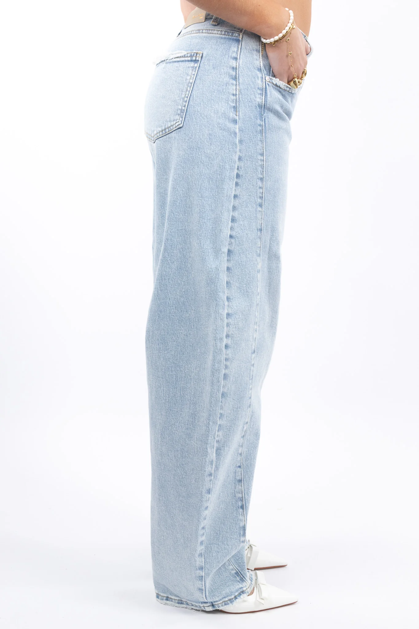 Balloon Fit Jeans - Image 10