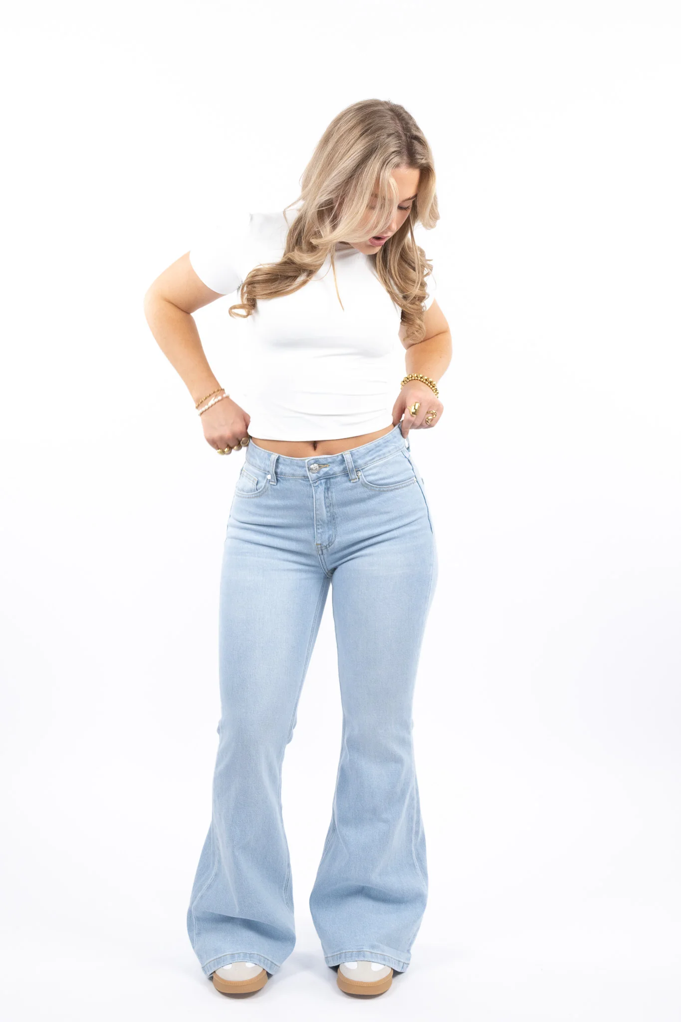 Bobby Flared Jeans - Image 11