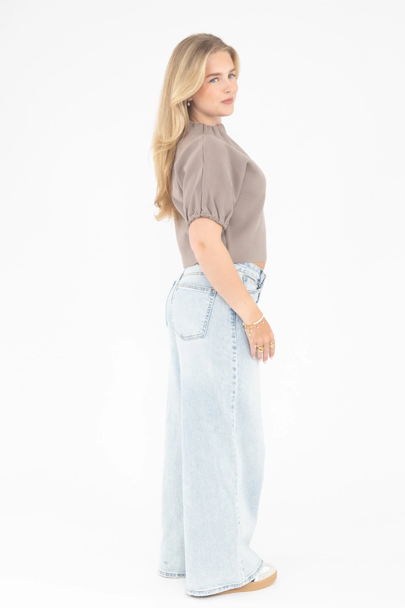 Chic Puff Sleeve Top - Image 4