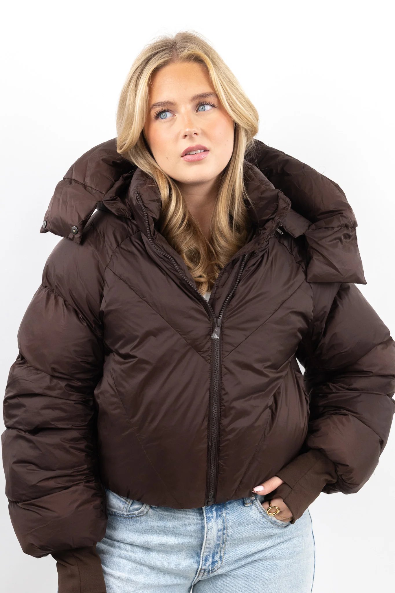 Cropped Puffer Jacket - Image 10