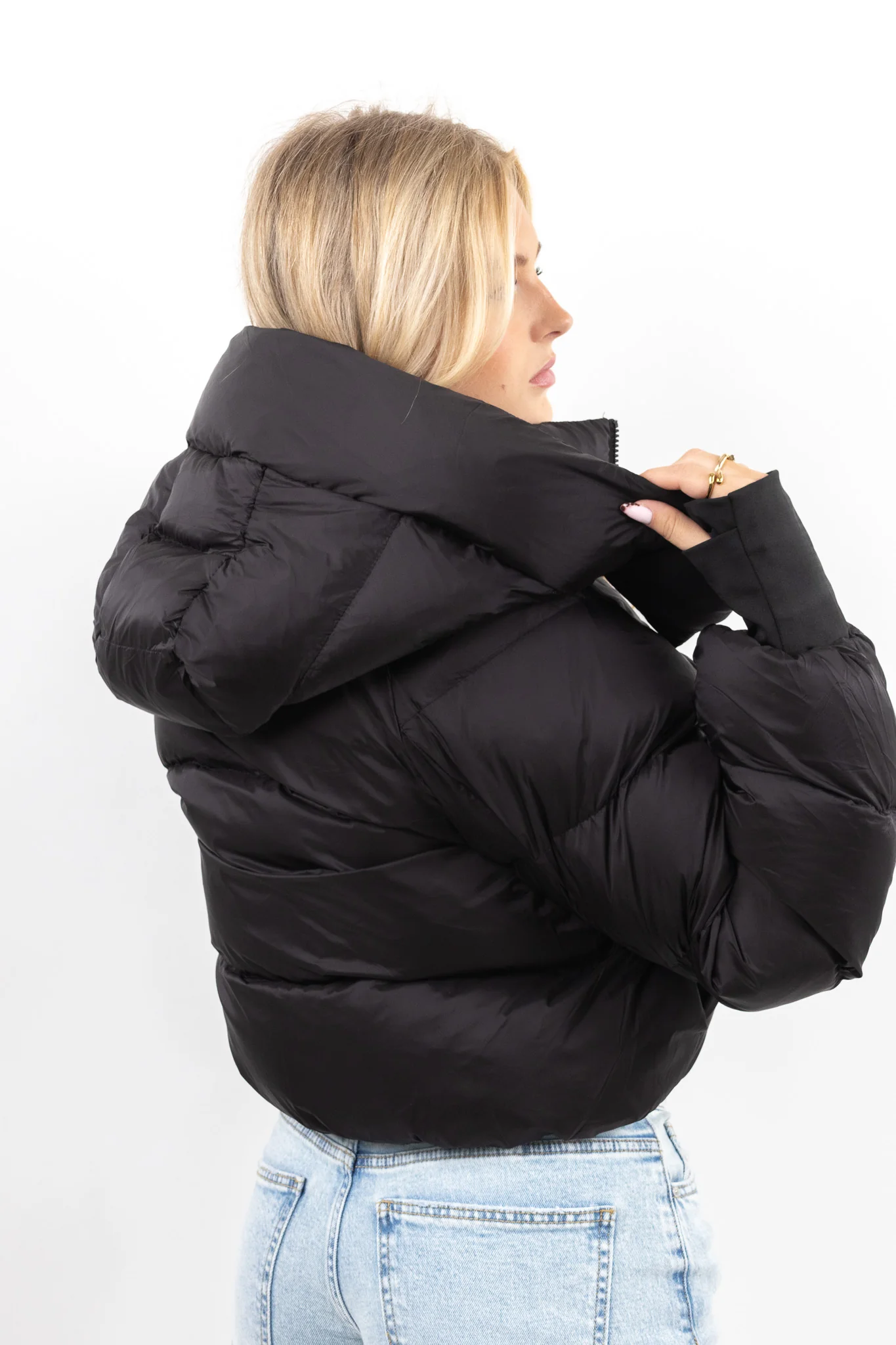 Cropped Puffer Jacket - Image 13