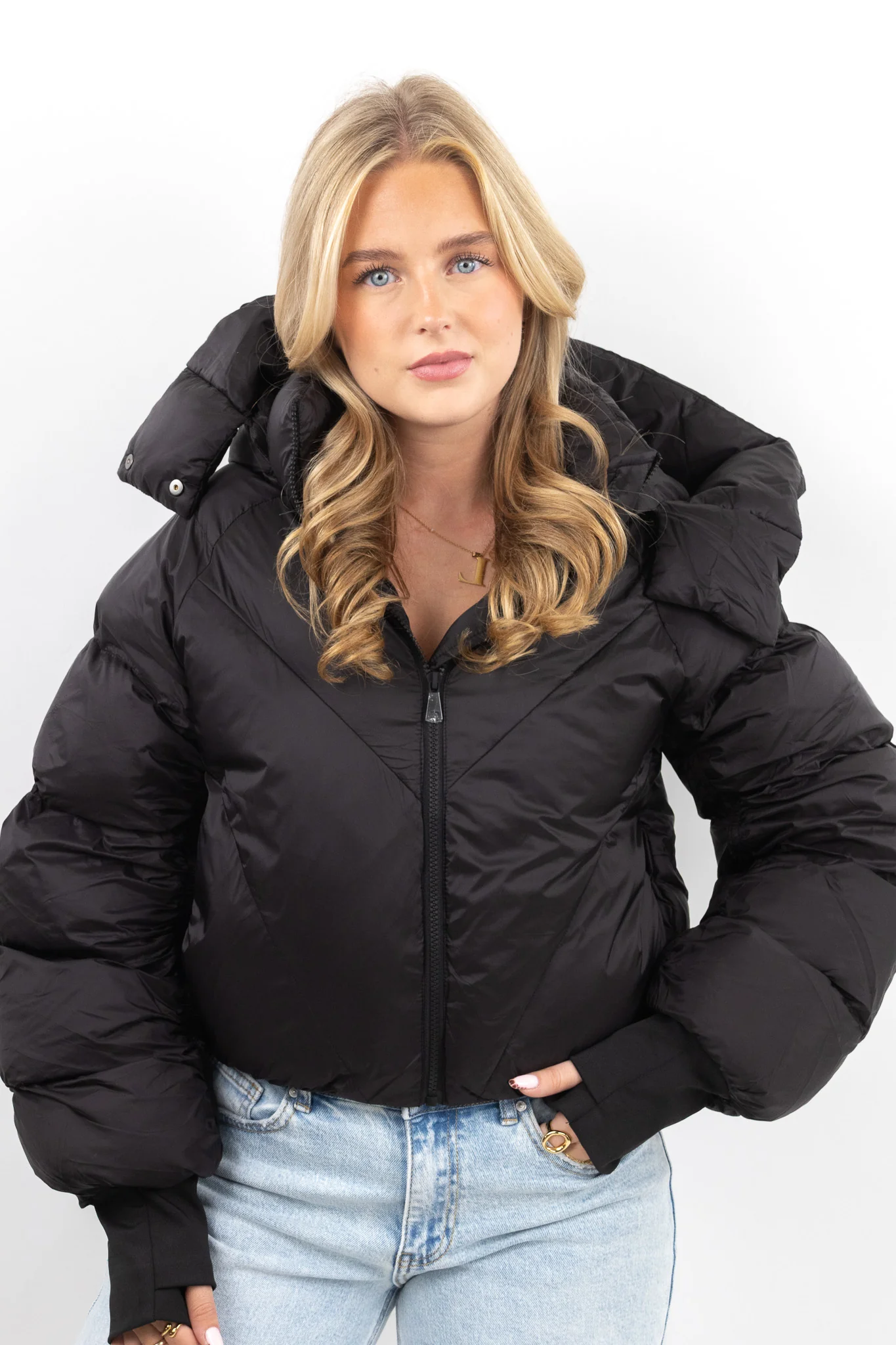 Cropped Puffer Jacket - Image 17