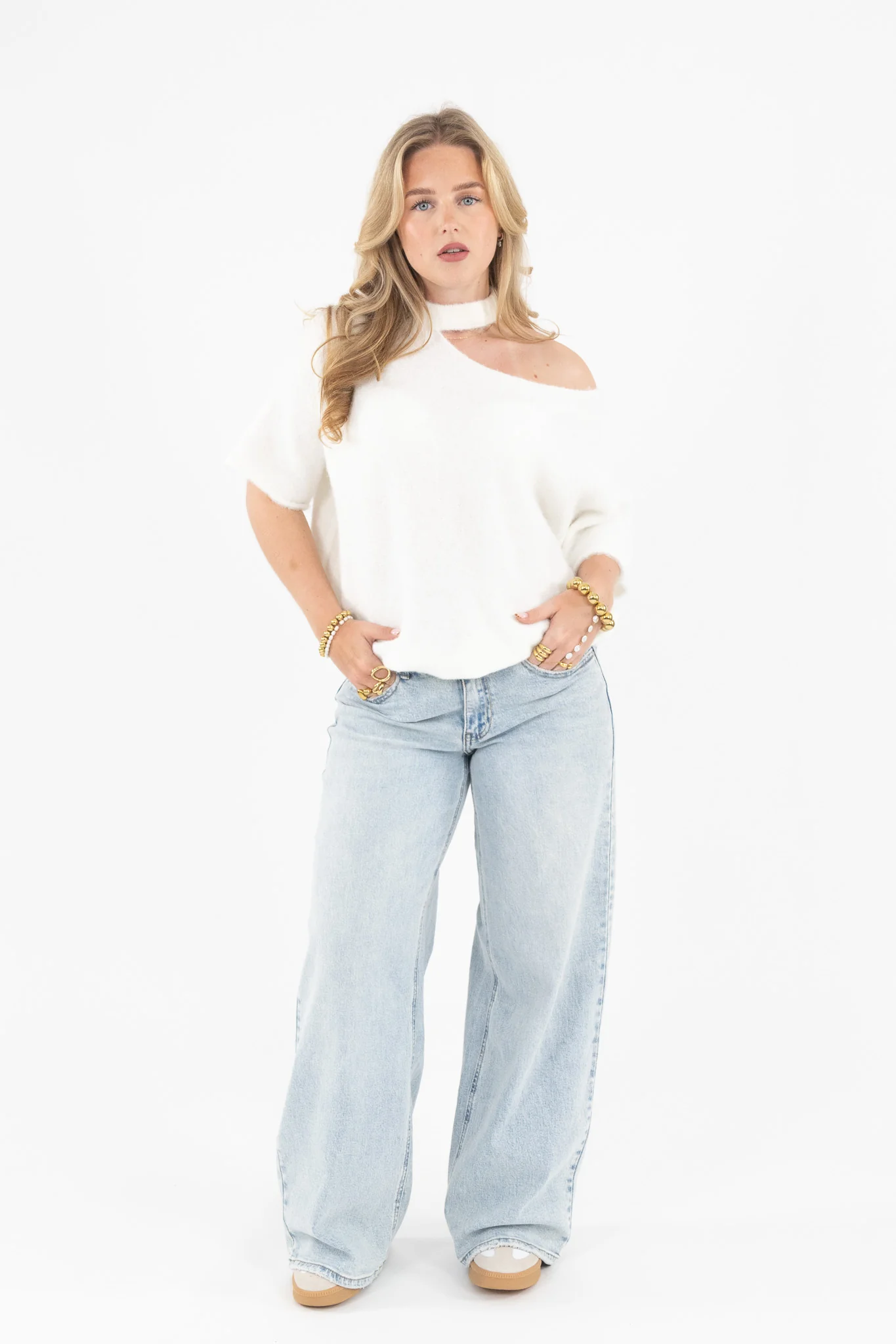 Cut Out Shoulder Knit - Image 25