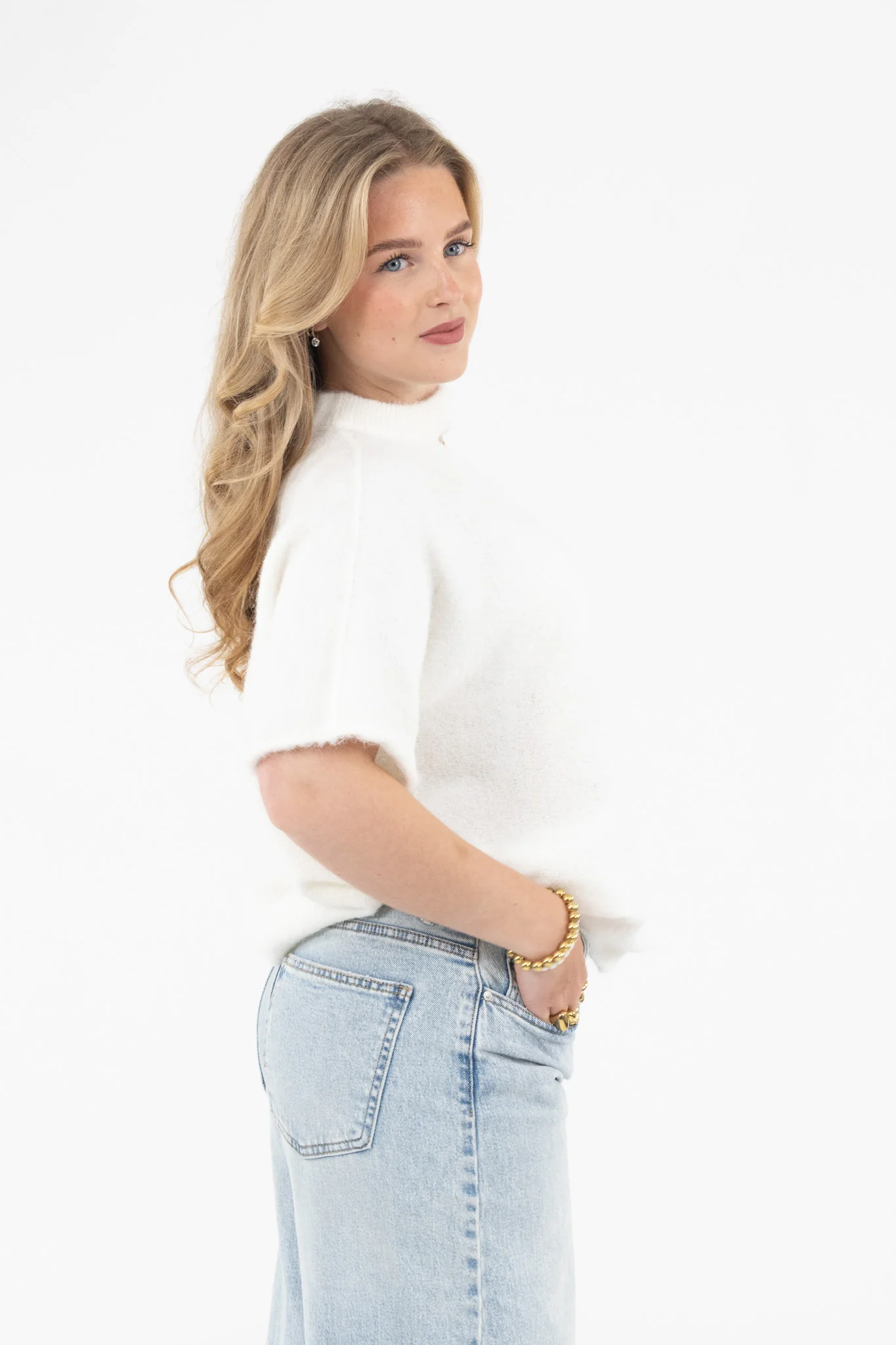 Cut Out Shoulder Knit - Image 28