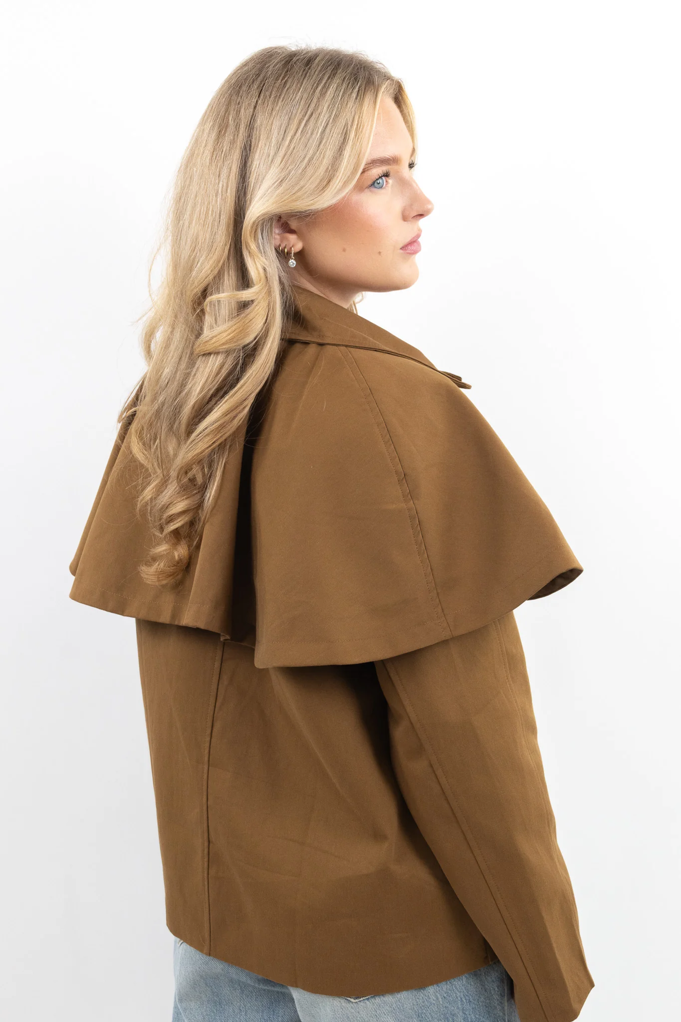 Elegant Cape Trench - Image 10