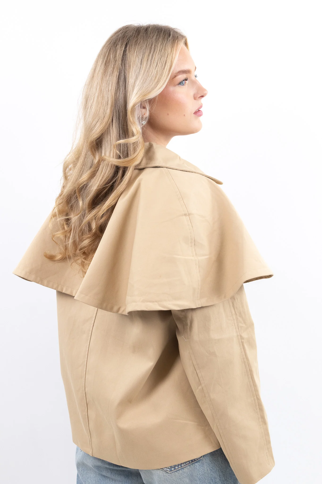 Elegant Cape Trench - Image 6