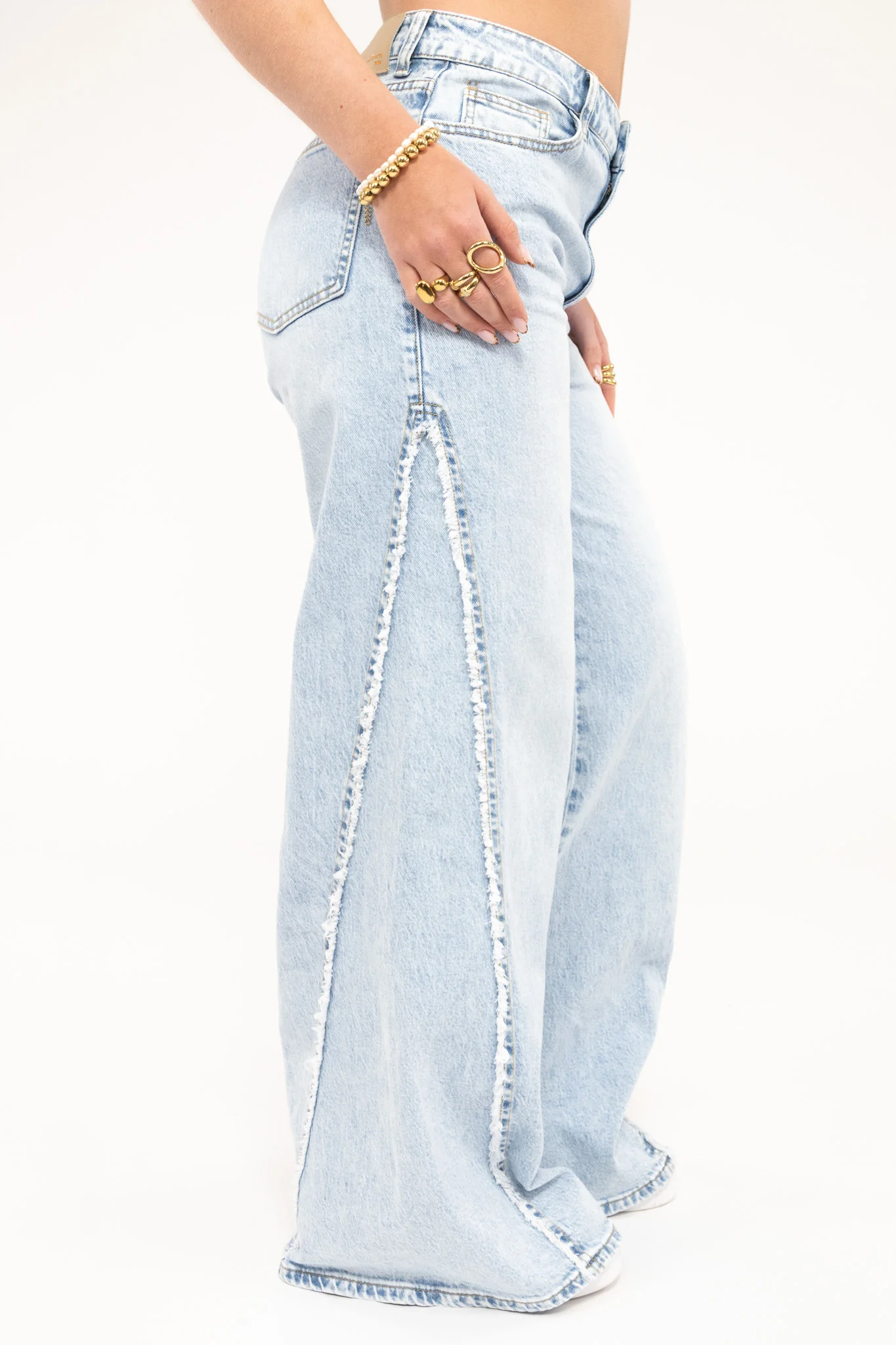 Frayed Detail Wide Leg Jeans - Image 2
