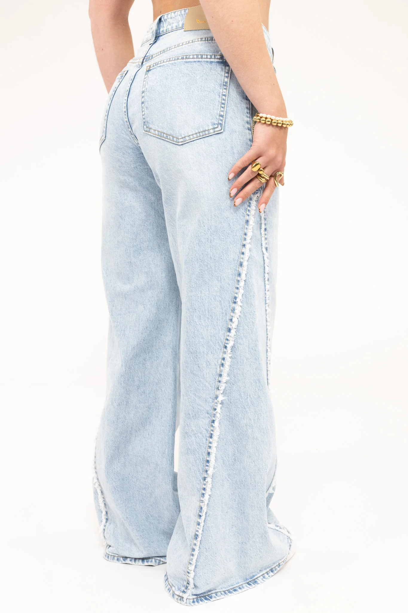 Frayed Detail Wide Leg Jeans - Image 3