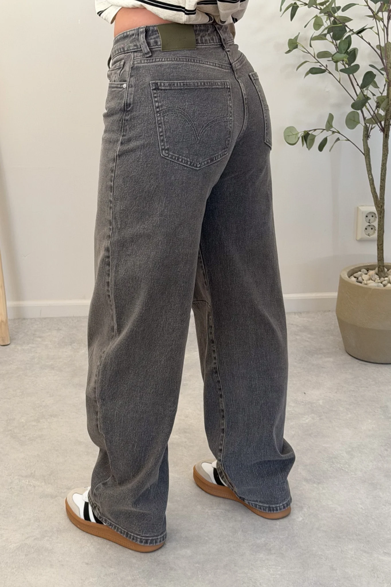 Gaia balloon jeans - Image 12