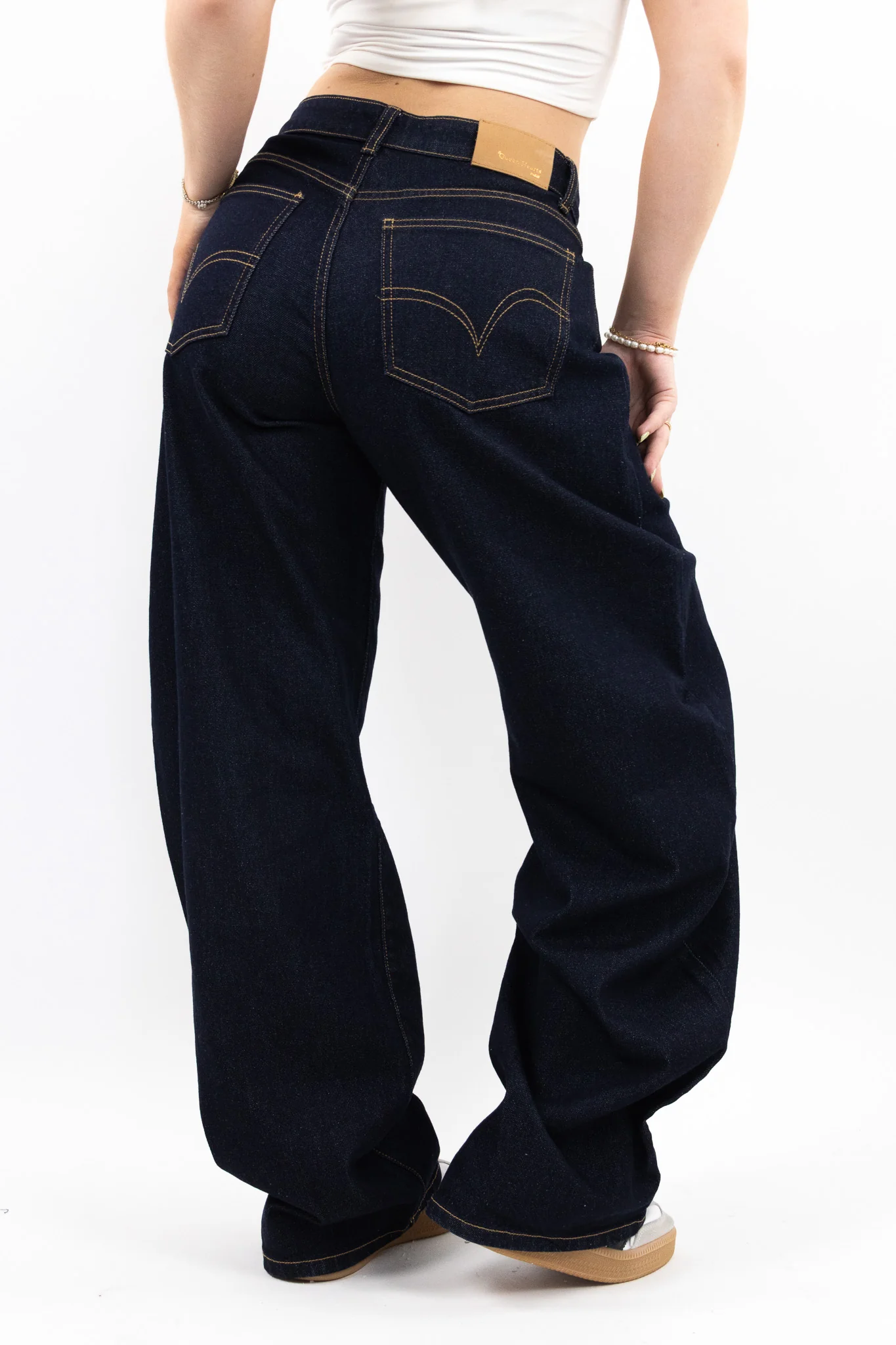 Gaia balloon jeans - Image 36