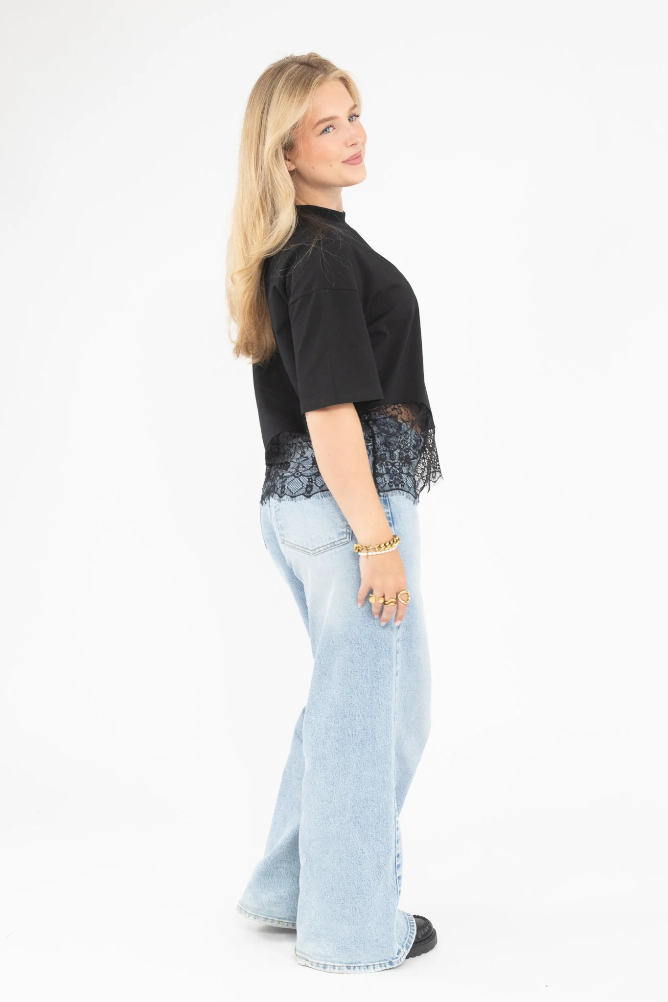Le Lace Detail Tee - Image 3
