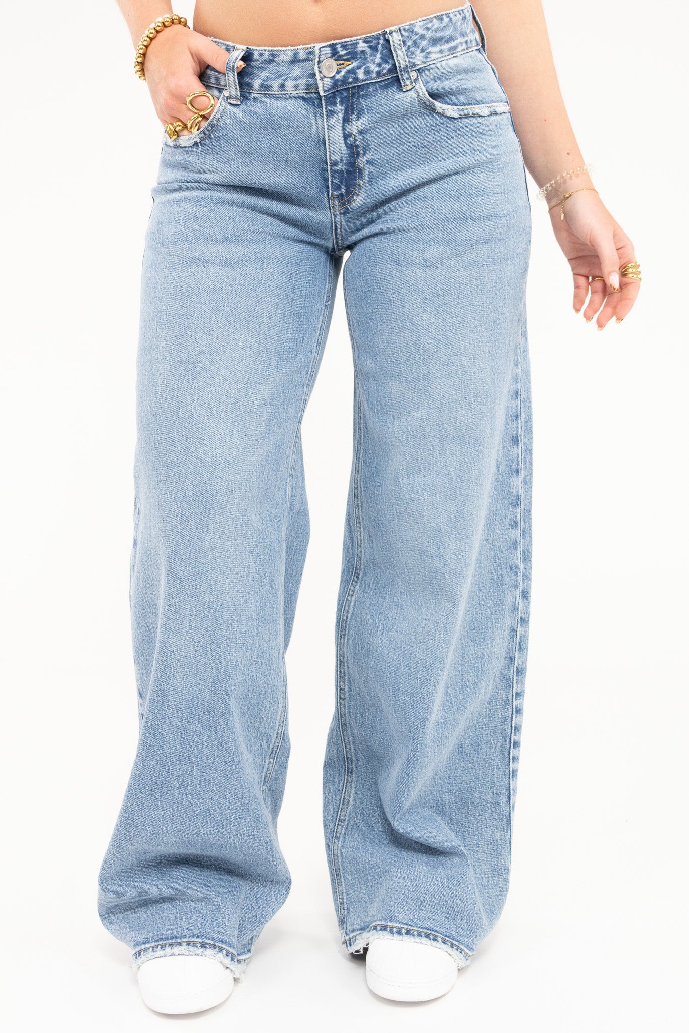 Low Waist Baggy Jeans - Image 5