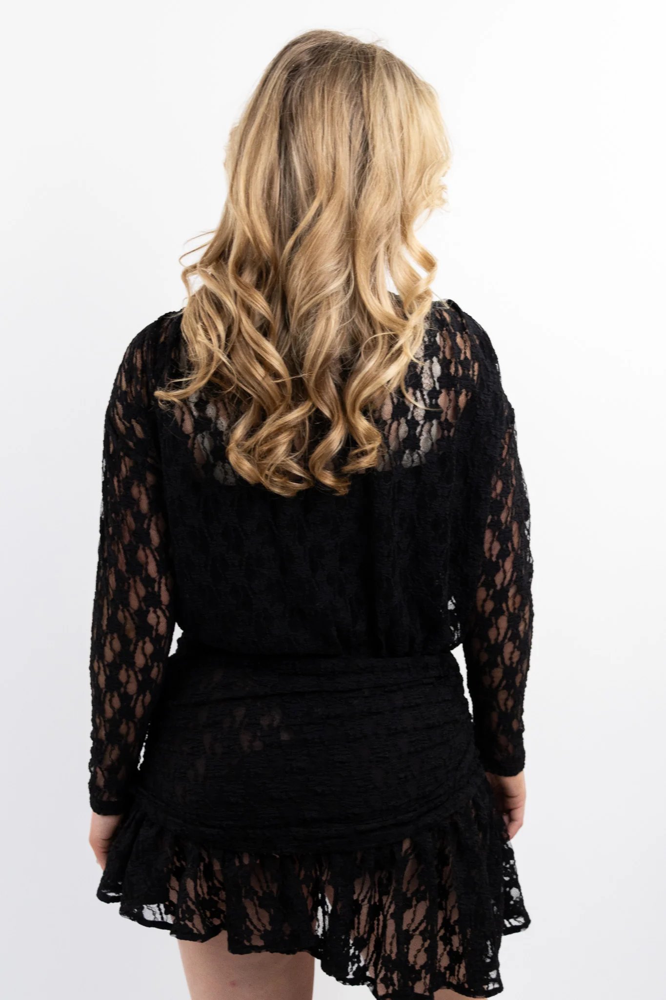 Pretty in lace dress - Image 5
