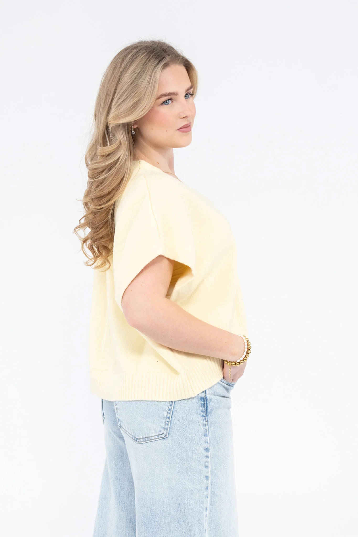 Short Sleeve Knit Cardigan - Image 3
