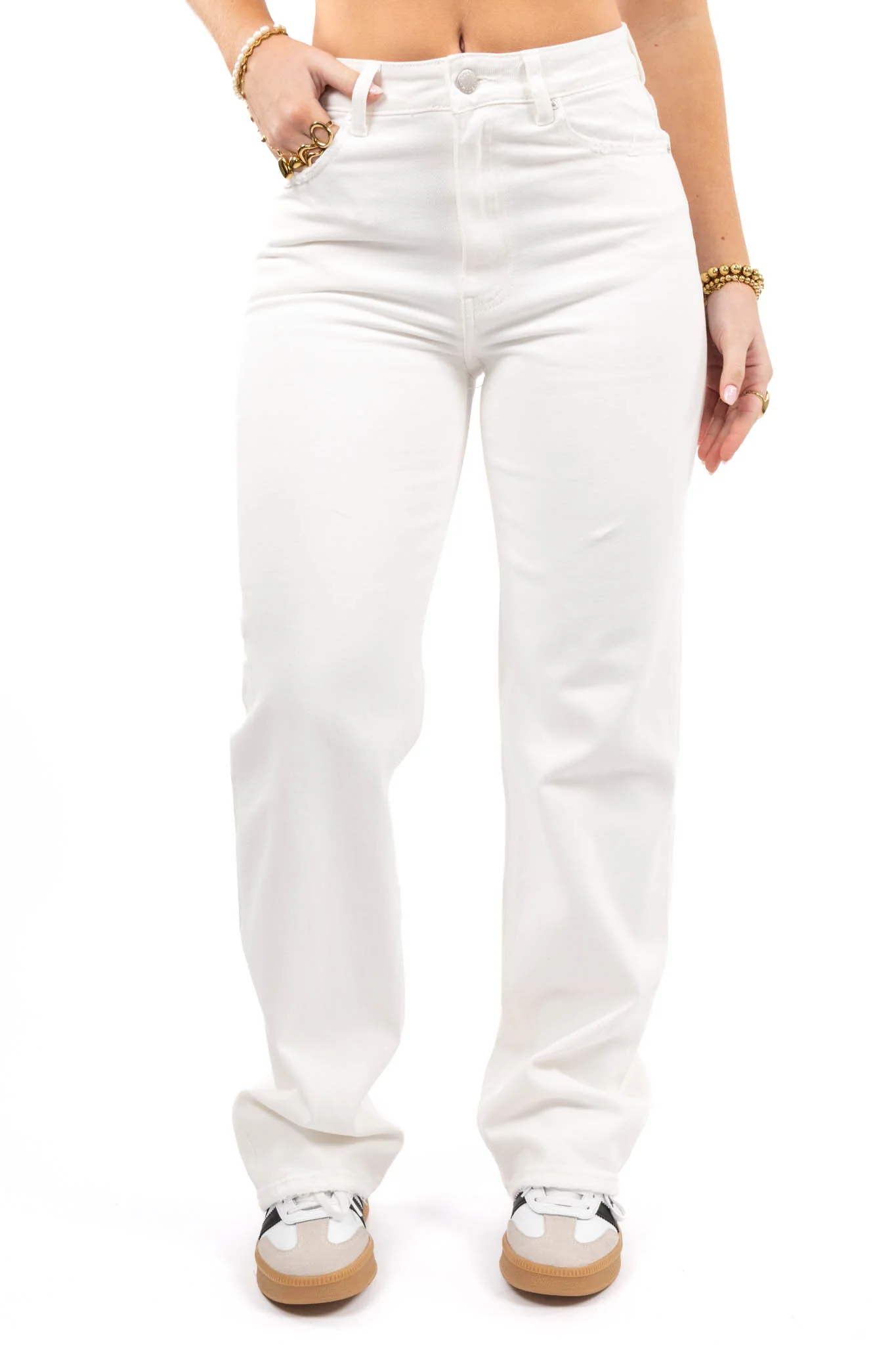 The Essential Wide Leg Jeans - Image 14