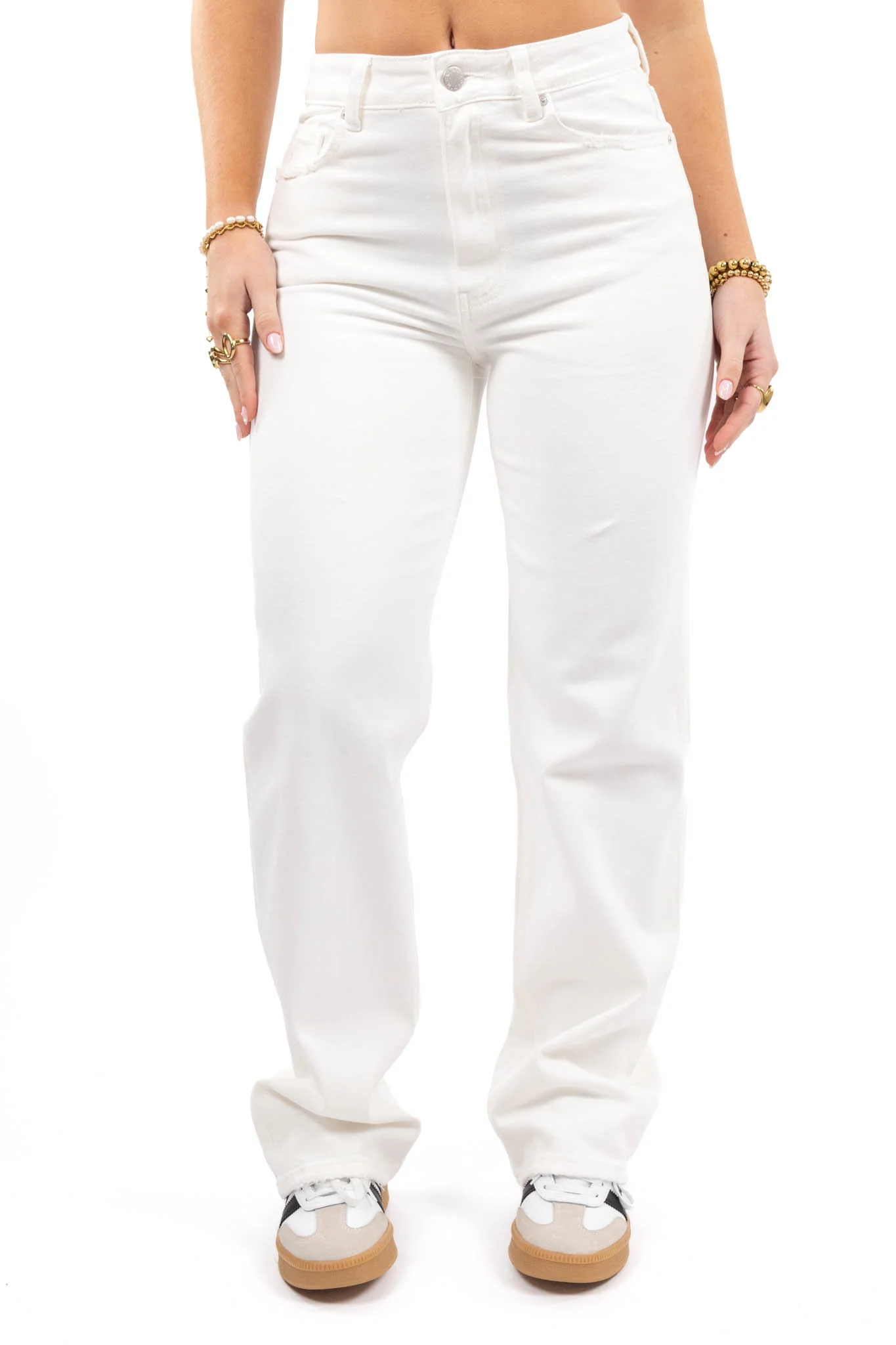 The Essential Wide Leg Jeans - Image 15