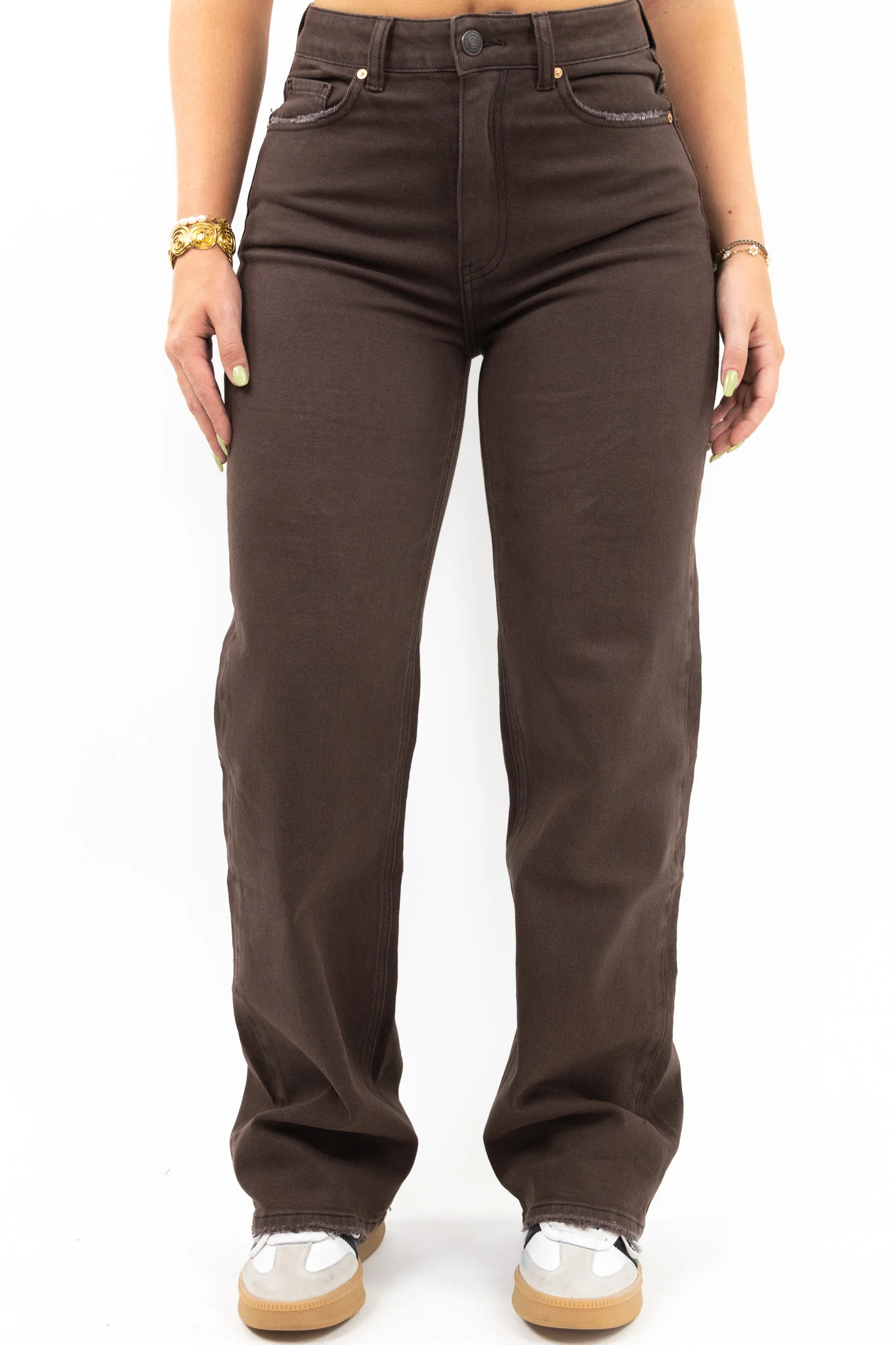 The Essential Wide Leg Jeans - Image 21