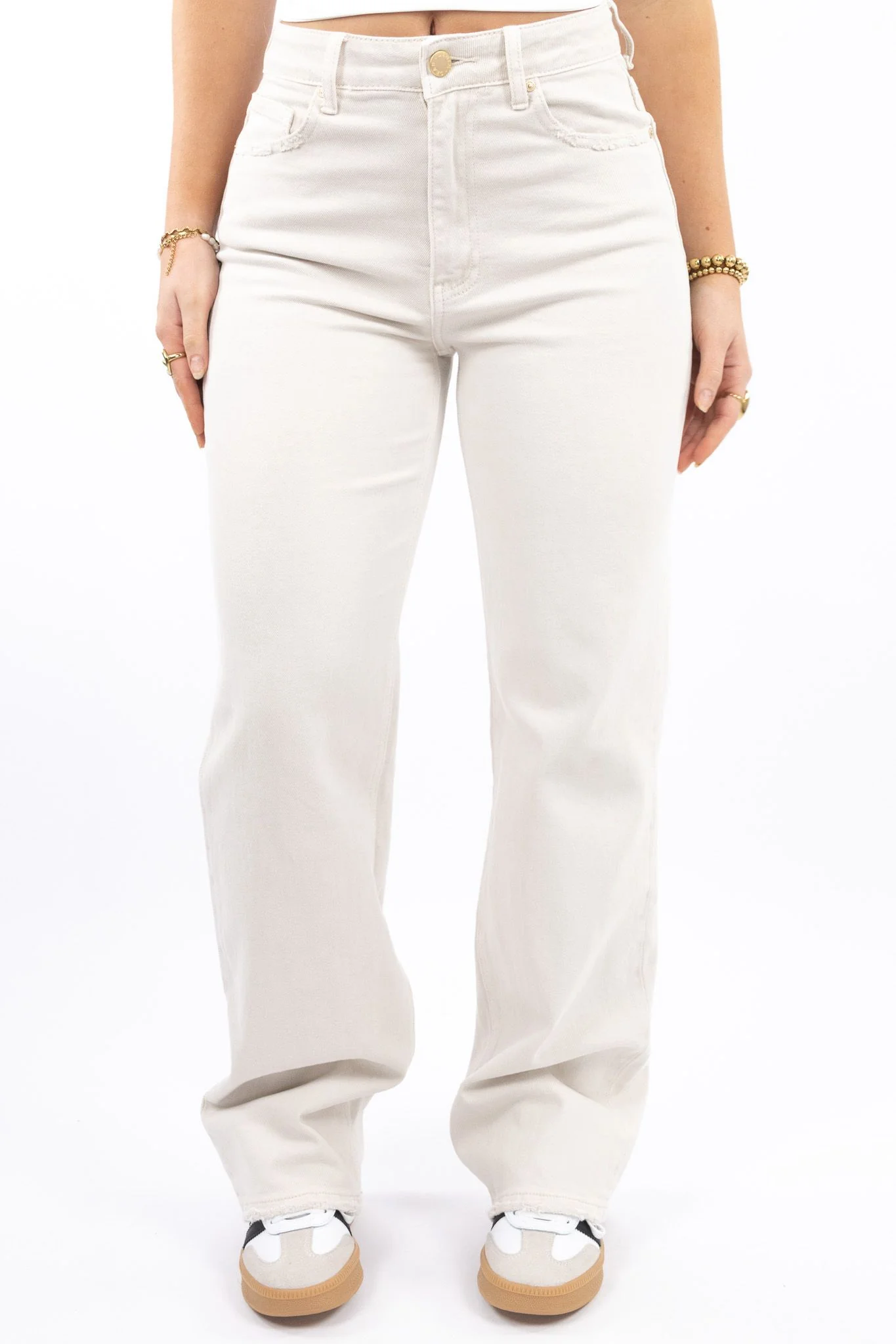 The Essential Wide Leg Jeans - Image 4