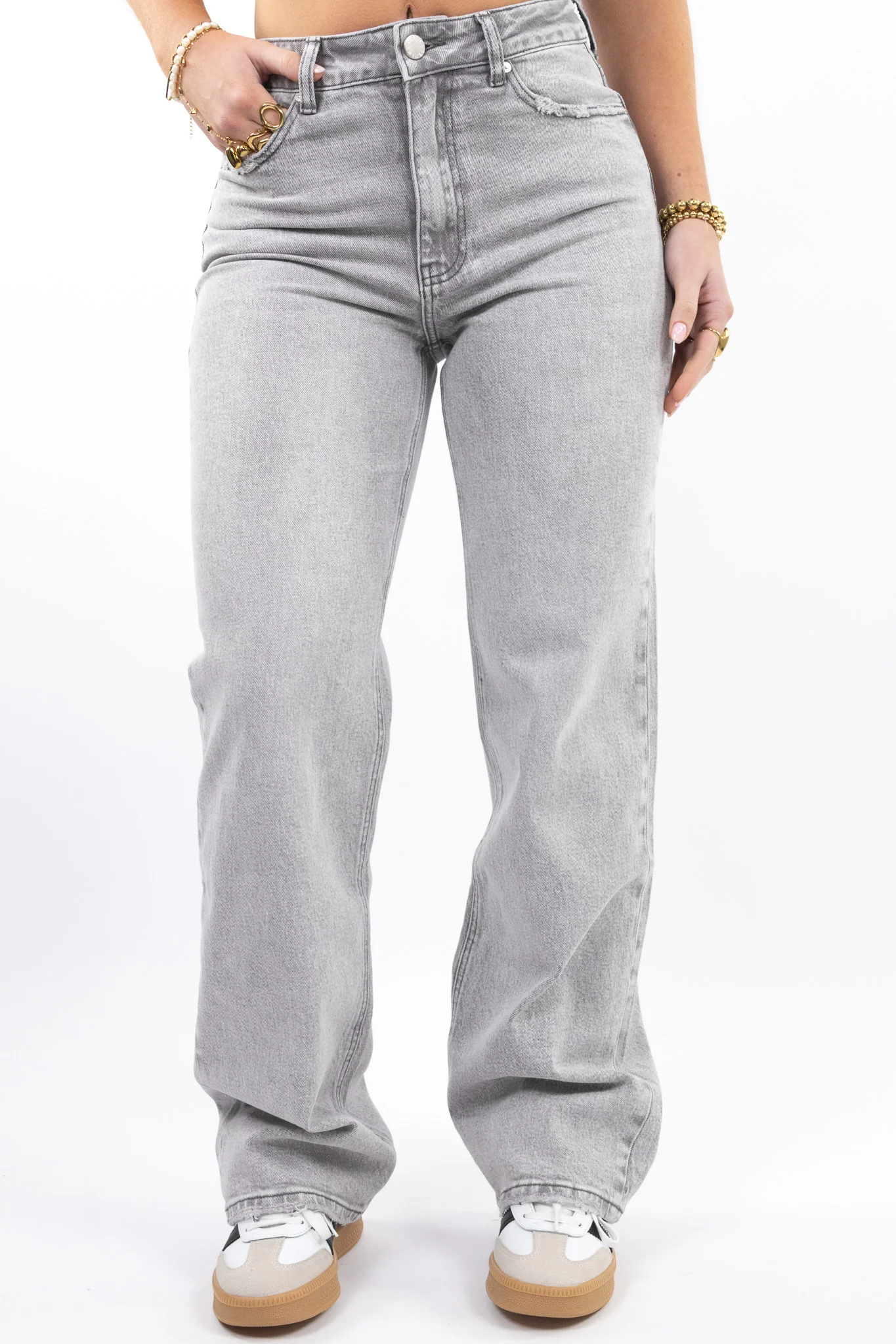 The Essential Wide Leg Jeans - Image 8